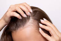 Improves hair strength and scalp health